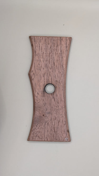Drehschiene 8 aus Massivholz mit ergonomischer Kontur für die Keramikarbeit